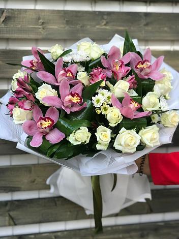 Букет цветов из: Розы и Хризантемы в Дзержинске