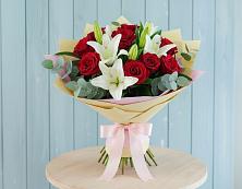 Букет цветов из:  Лилии и Розы в Дзержинске