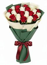 Букет Микс из красных и белых роз в Дзержинске