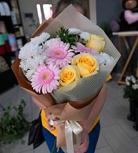Букет цветов из:  Герберы, Розы и Хризантемы в Дзержинске