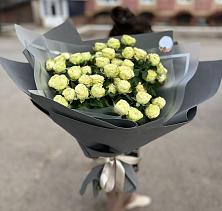 Букет Белые кустовые розы Солинеро в Дзержинске
