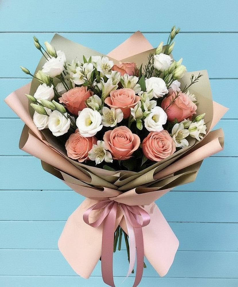 Букет цветов из: Розы, Альстромерии и Лизиантусы в Дзержинске