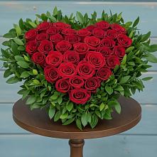 Цветочная композиция из Розы в виде сердца в Дзержинске