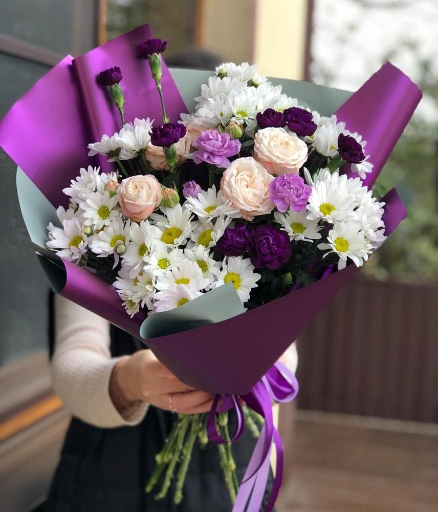 Букет цветов из: Хризантемы, Гвоздики и Розы в Дзержинске