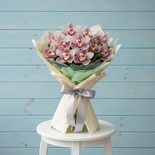 Букет цветов из:  Орхидеи и Розы #REPLACE_PRED# Дзержинске