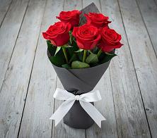 Букет 5 Красных роз Эдлесс Лав в Дзержинске
