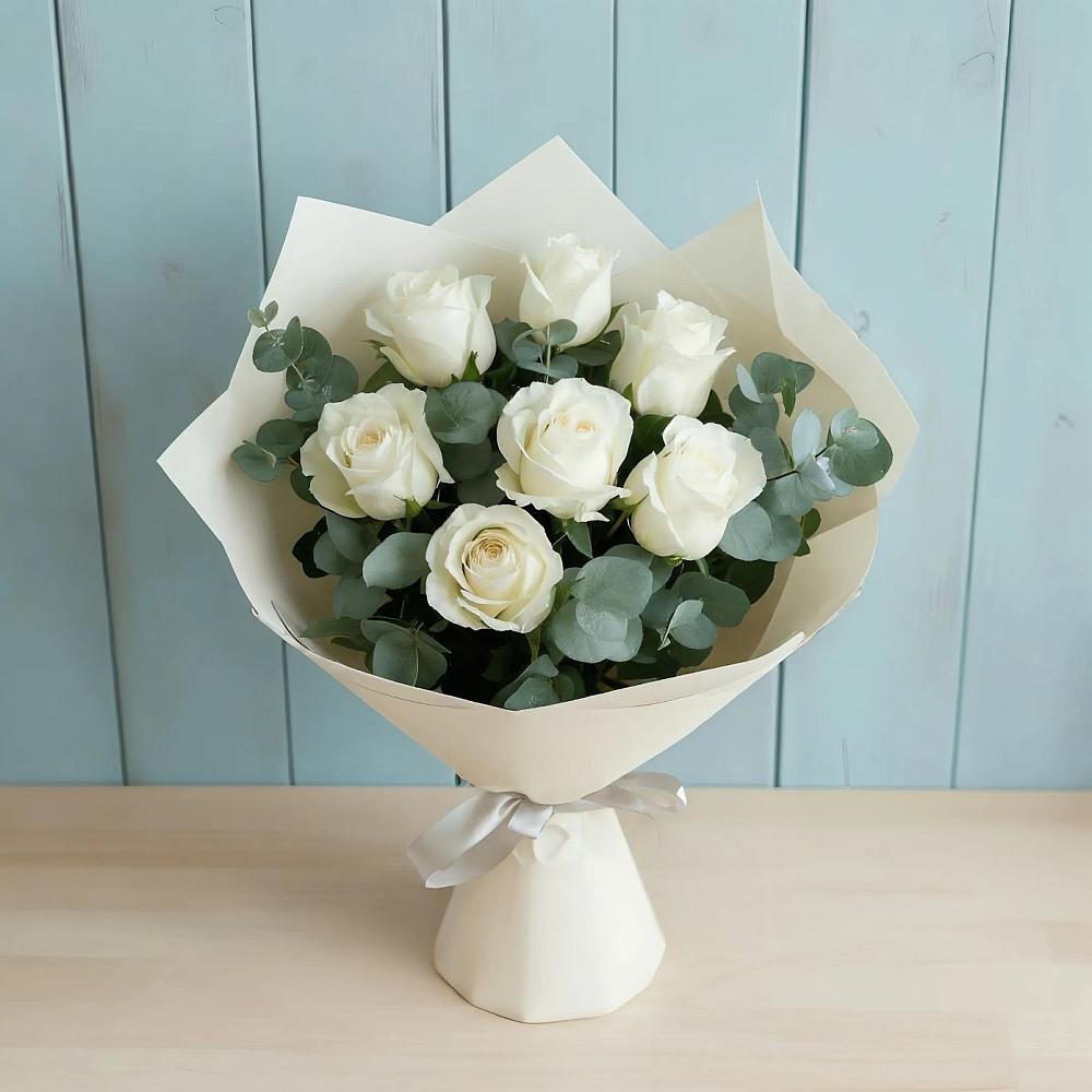 Букет Белые розы в Эвкалипте в Дзержинске